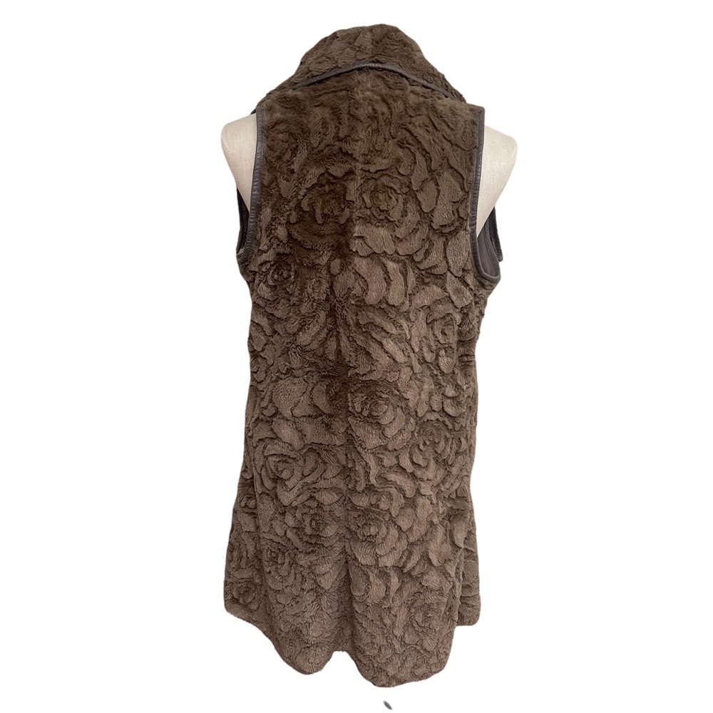 Altar'd State Sleevless Long Vest - Picture 5 of 11